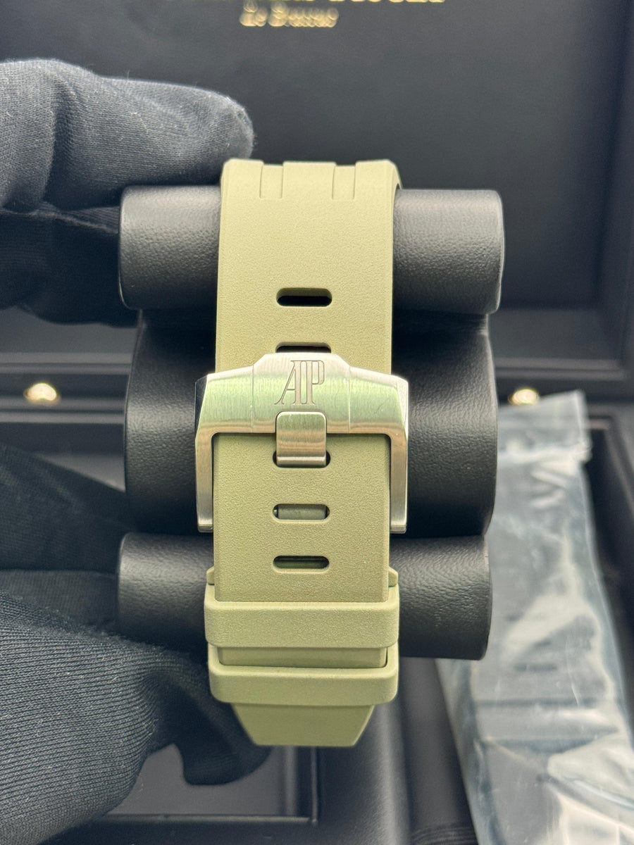 Audemars Piguet Royal Oak Offshore Chronograph Taupe 26420SO.OO.A600CA.01 Complete Set Dated 10/2022