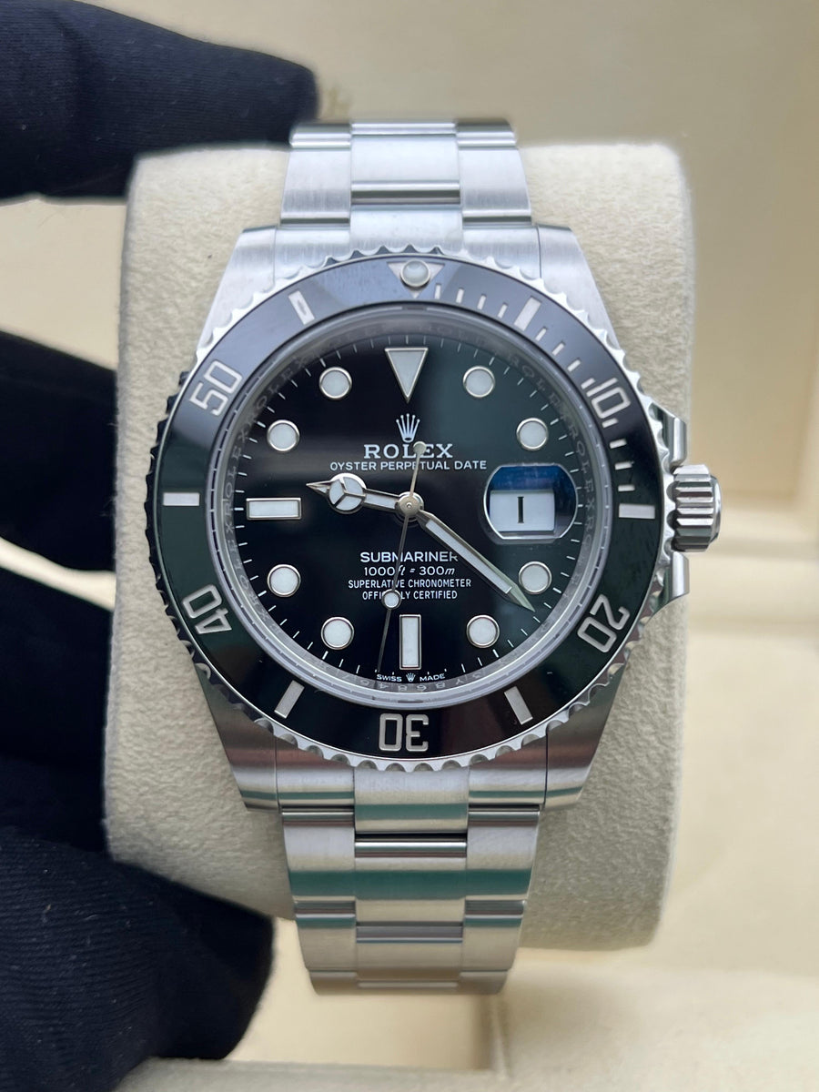 Rolex Submariner Date 126610LN Complete Set Dated 2022