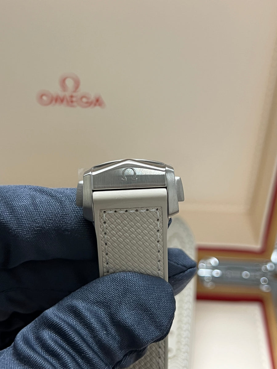 New/Unworn Omega Seamaster Planet Ocean 44mm 600M 215.32.44.21.09.001 Complete Set Dated 2025