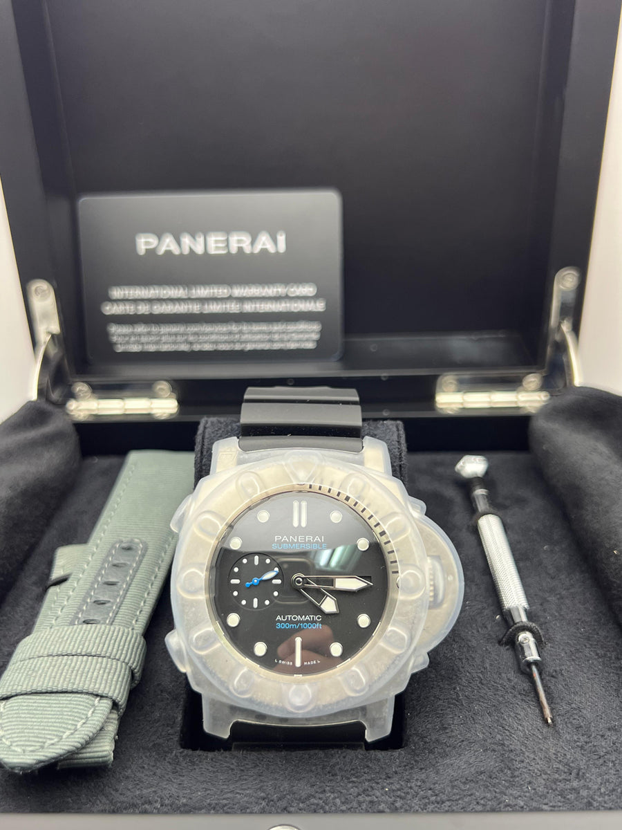 New/Unworn Panerai Submersible 47mm PAM02305 Complete Set
