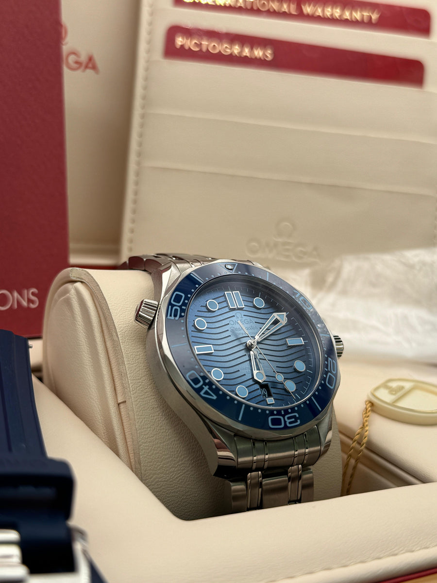 Omega Seamaster Summer 210.32.42.20.03.003 Complete Set Dated 2025 + Original OEM Bracelet