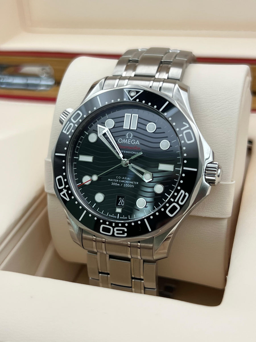 Omega Seamaster Professional 210.32.42.20.01.001 Complete Set Dated 2025 + OEM Steel Bracelet