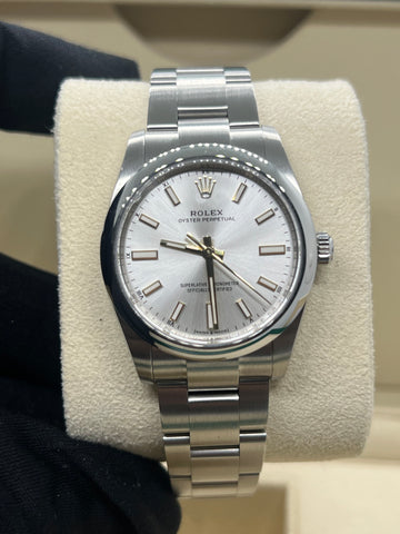 Rolex Oyster Perpetual 124200 Complete Set Dated 2023