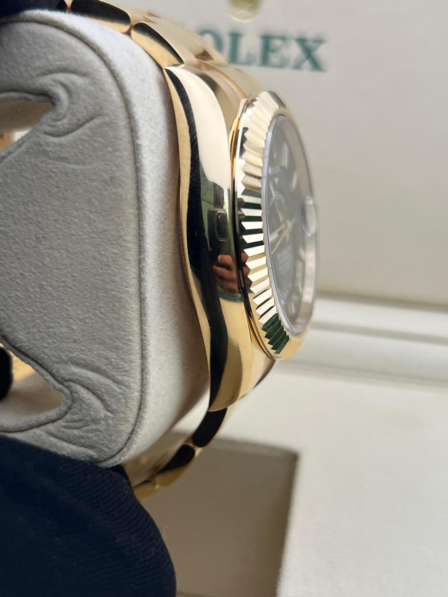 New/Unworn Rolex Skydweller 336938 Green Dial Complete Set Dated 07/2025