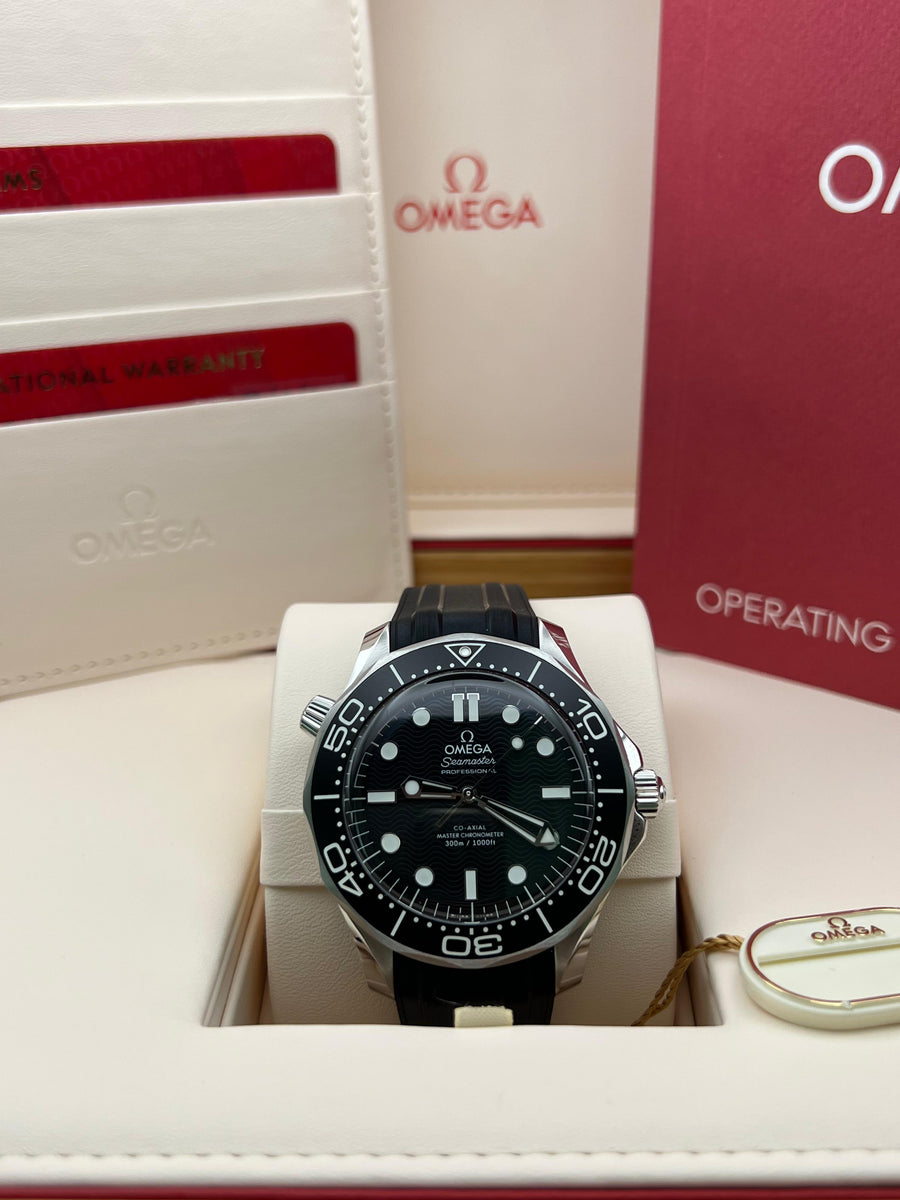 New/Unworn Omega Seamaster Diver 300m 210.32.42.20.01.003 Complete Set Dated 2025