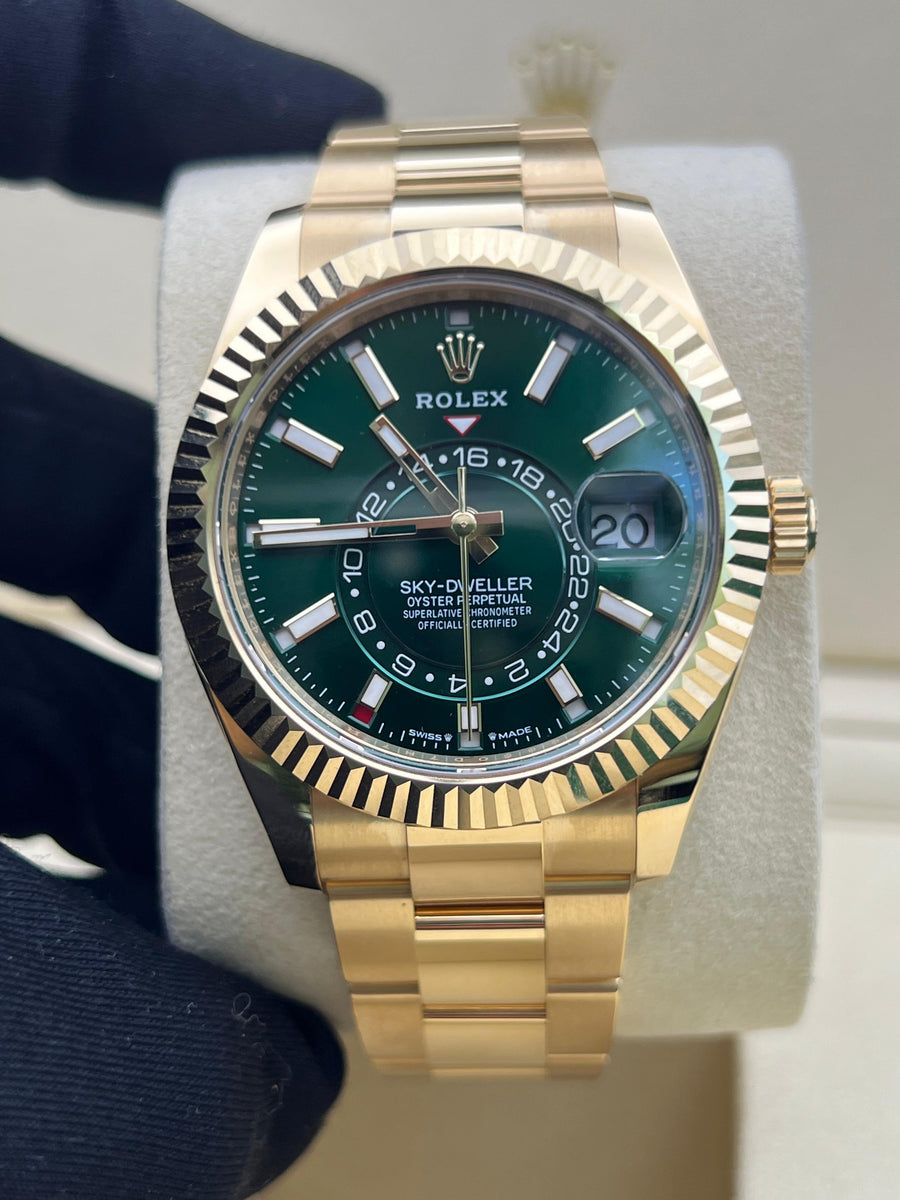 New/Unworn Rolex Skydweller 336938 Green Dial Complete Set Dated 07/2025
