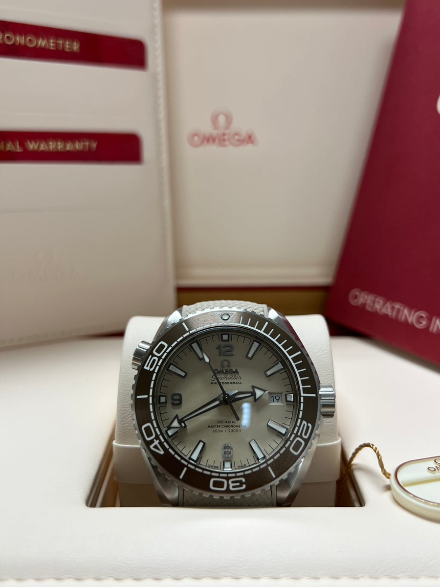 New/Unworn Omega Seamaster Planet Ocean 44mm 600M 215.32.44.21.09.001 Complete Set Dated 2025