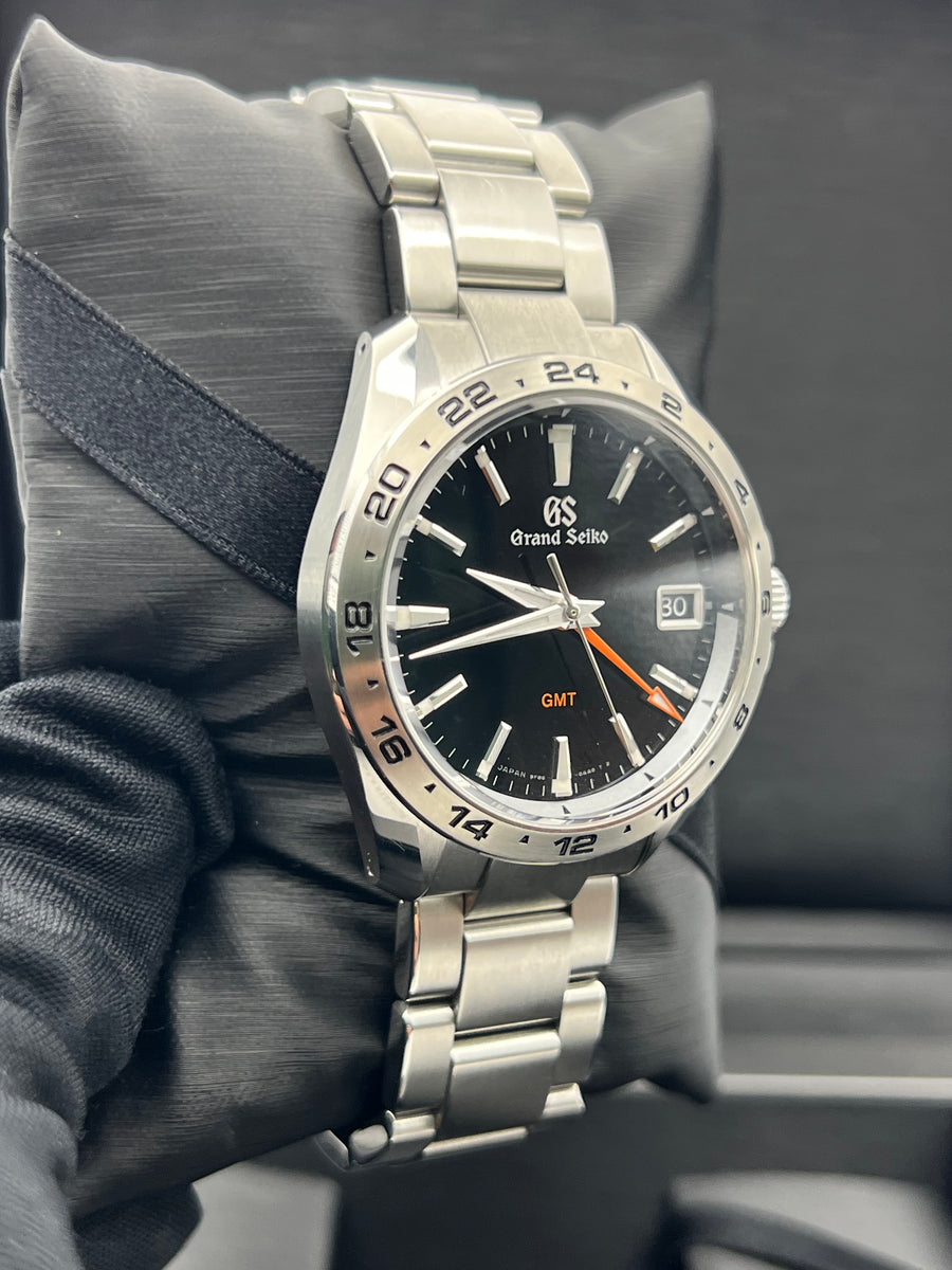 Grand Seiko GMT Quartz SBGN003 Complete Set Dated 2022