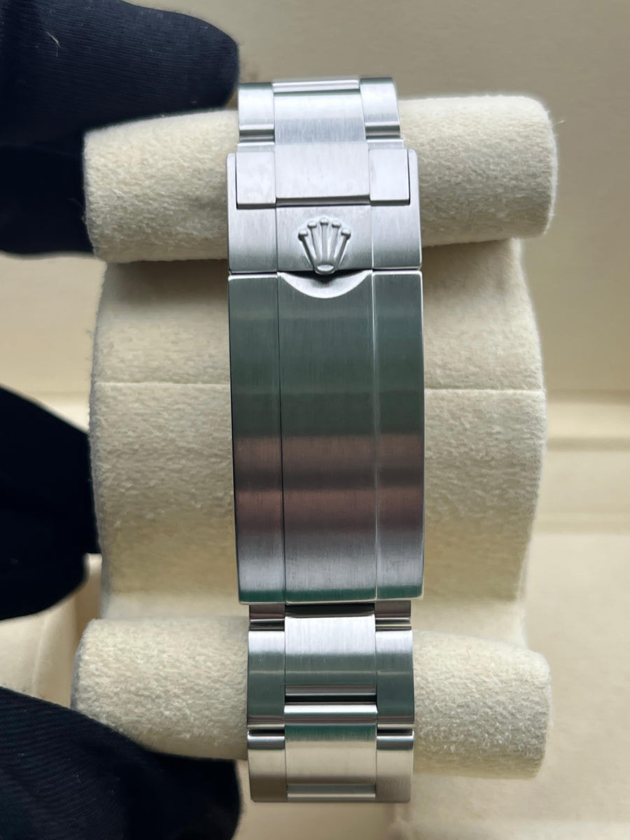 Rolex Submariner 124060LN Complete Set Dated 2020