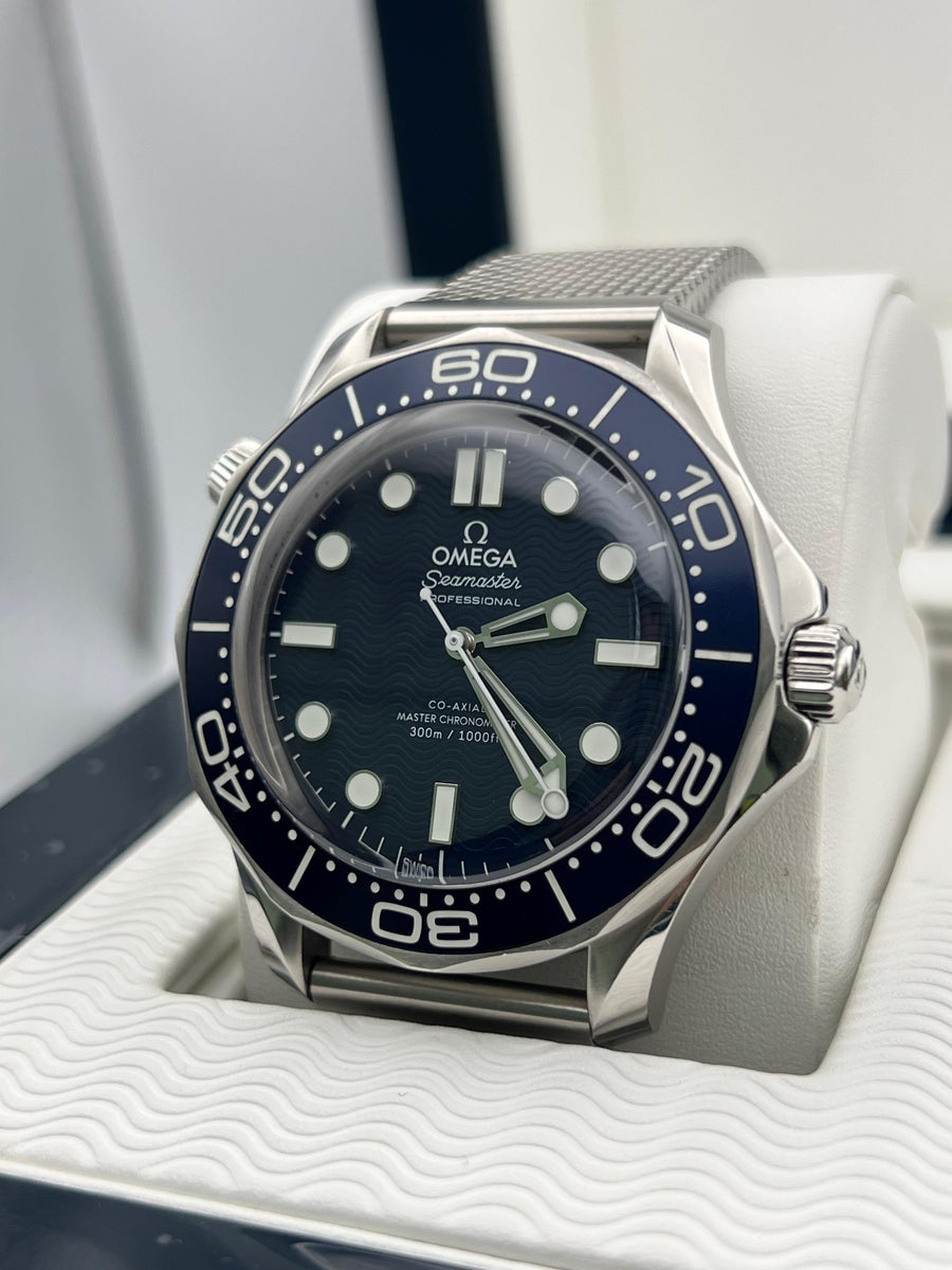 Omega Seamaster Professional James Bond 007 60th Anniversary 210.30.42.20.03.002 Complete Set Dated 2023