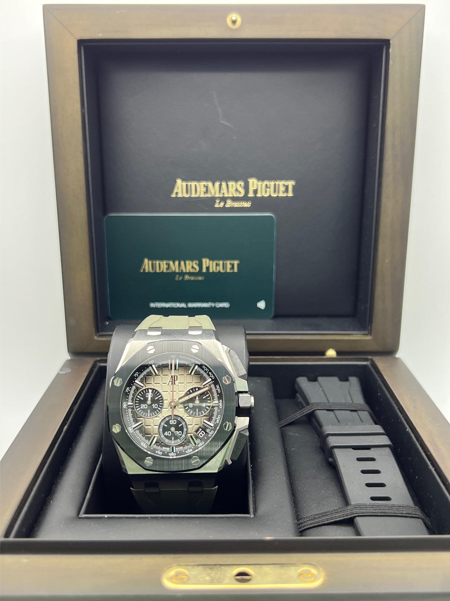 Audemars Piguet Royal Oak Offshore Chronograph 26420SO.OO.A600CA.01 Complete Set Dated 2023