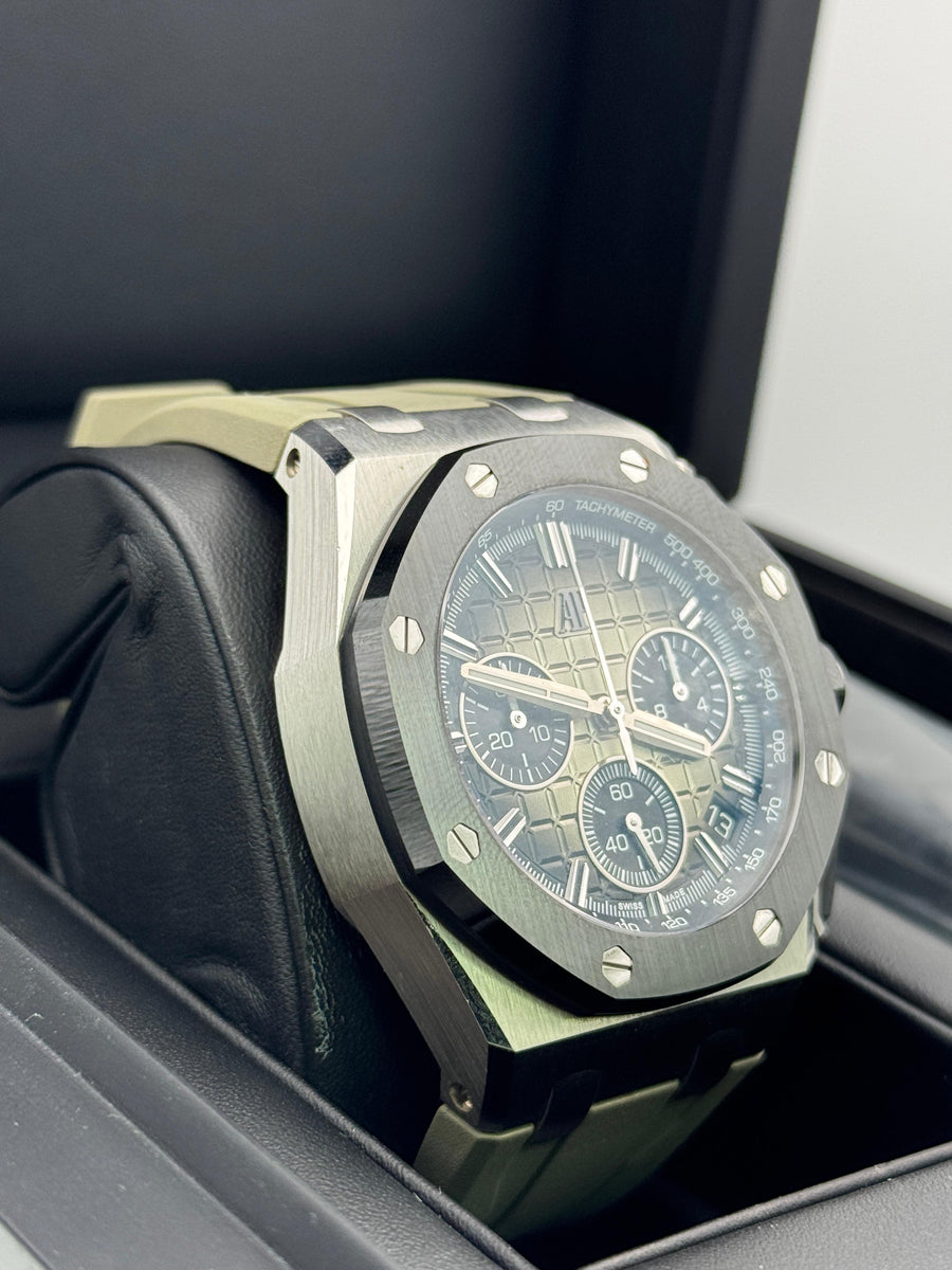 Audemars Piguet Royal Oak Offshore Chronograph Taupe 26420SO.OO.A600CA.01 Complete Set Dated 10/2022