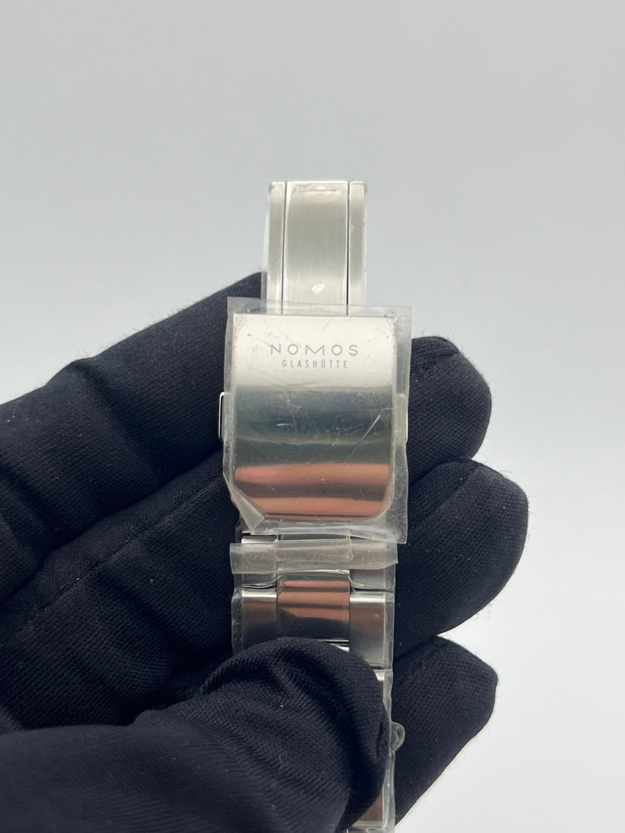New/Unworn Nomos Club Neomatik 782 Complete Set
