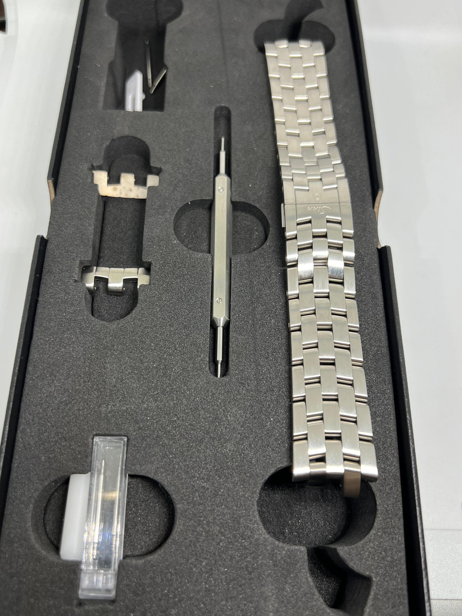 Tag Heuer Carrera WV211B Complete Set + Factory Leather Strap & Clasp