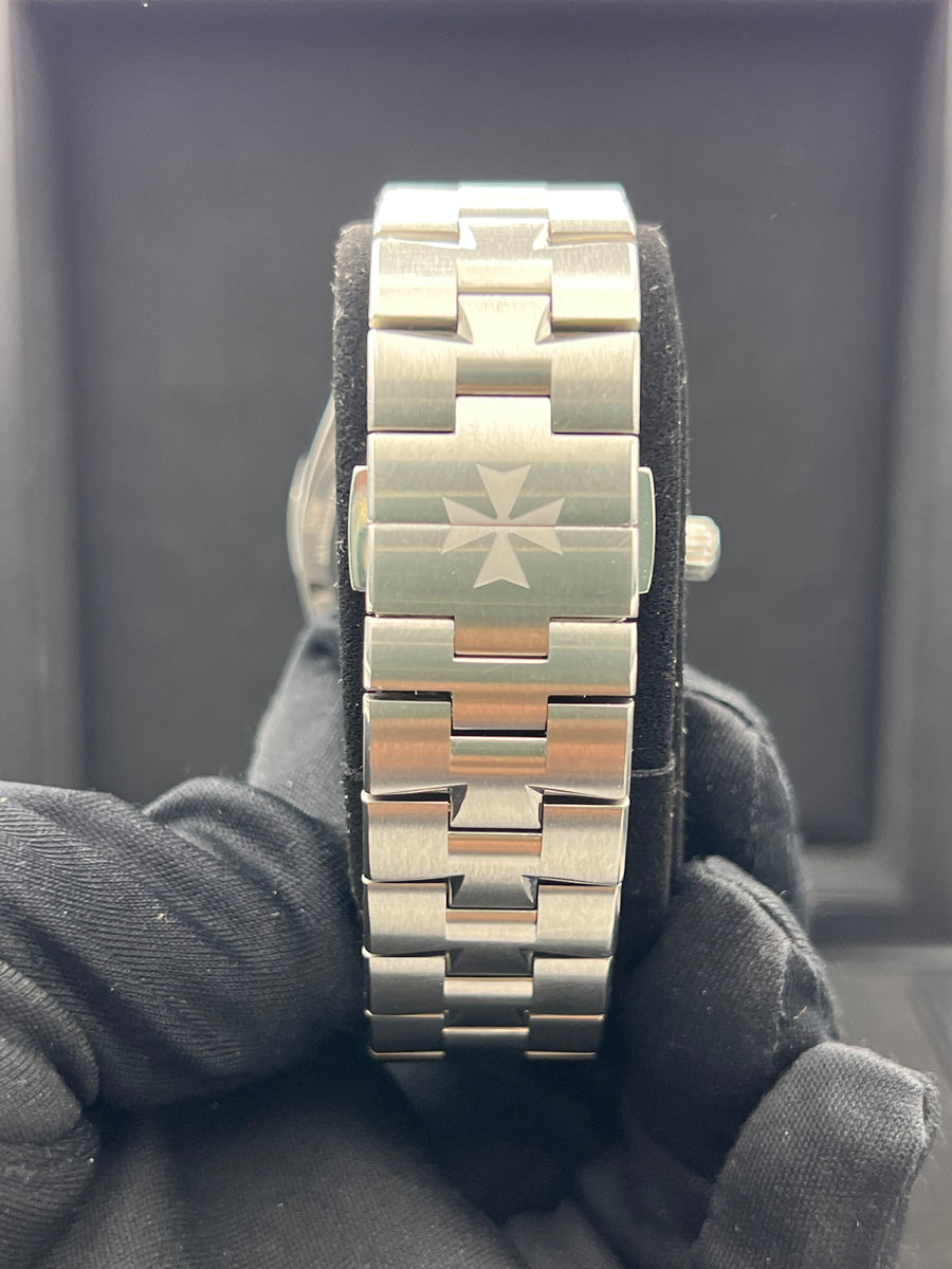 Vacheron Constantine Overseas 4500V Complete Set Dated 2021