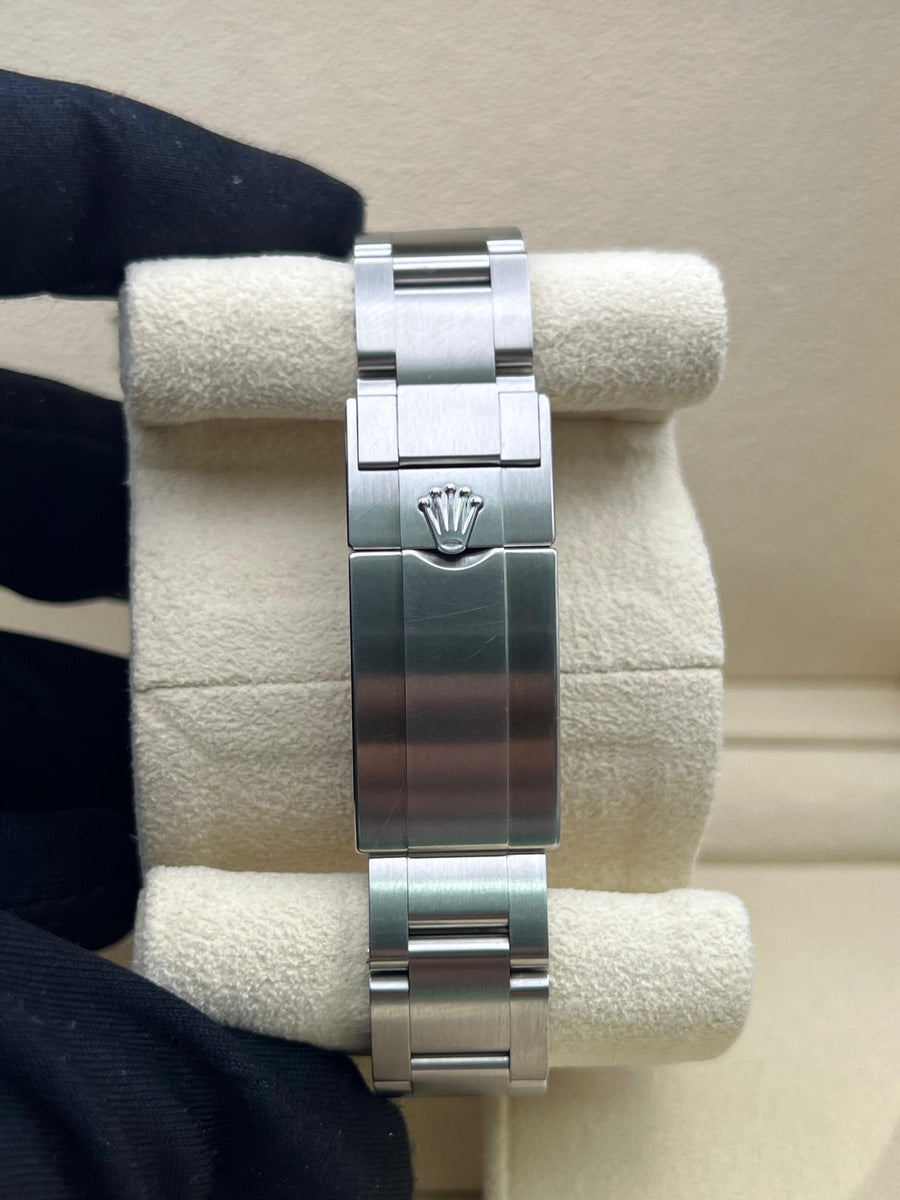Rolex Explorer 36mm 124270 Complete Set Dated 2023