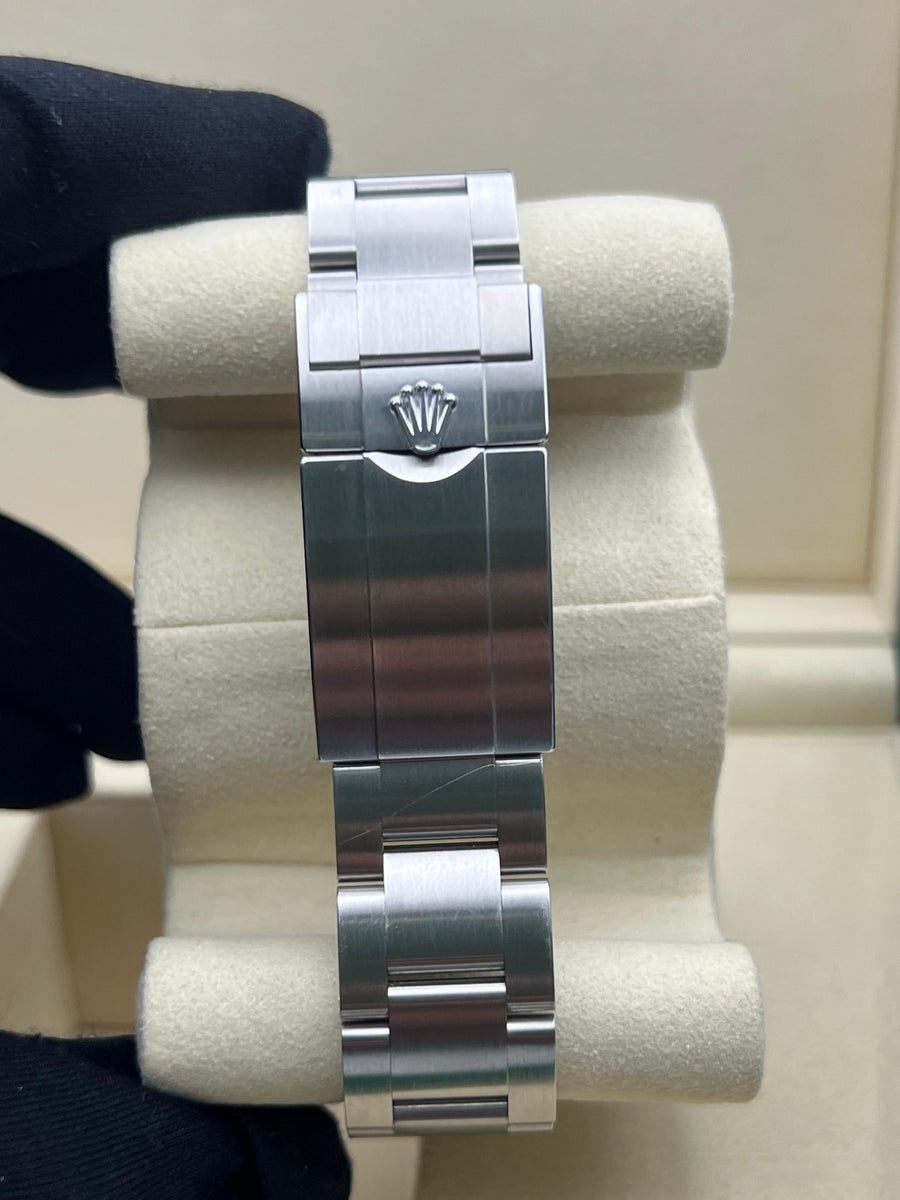 Rolex Airking 126900 Complete Set Dated 2025