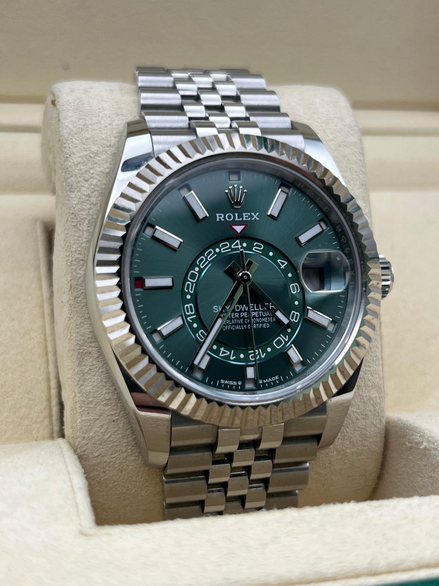 Rolex Skydweller Jubilee Green 336934 Complete Set 04/2024