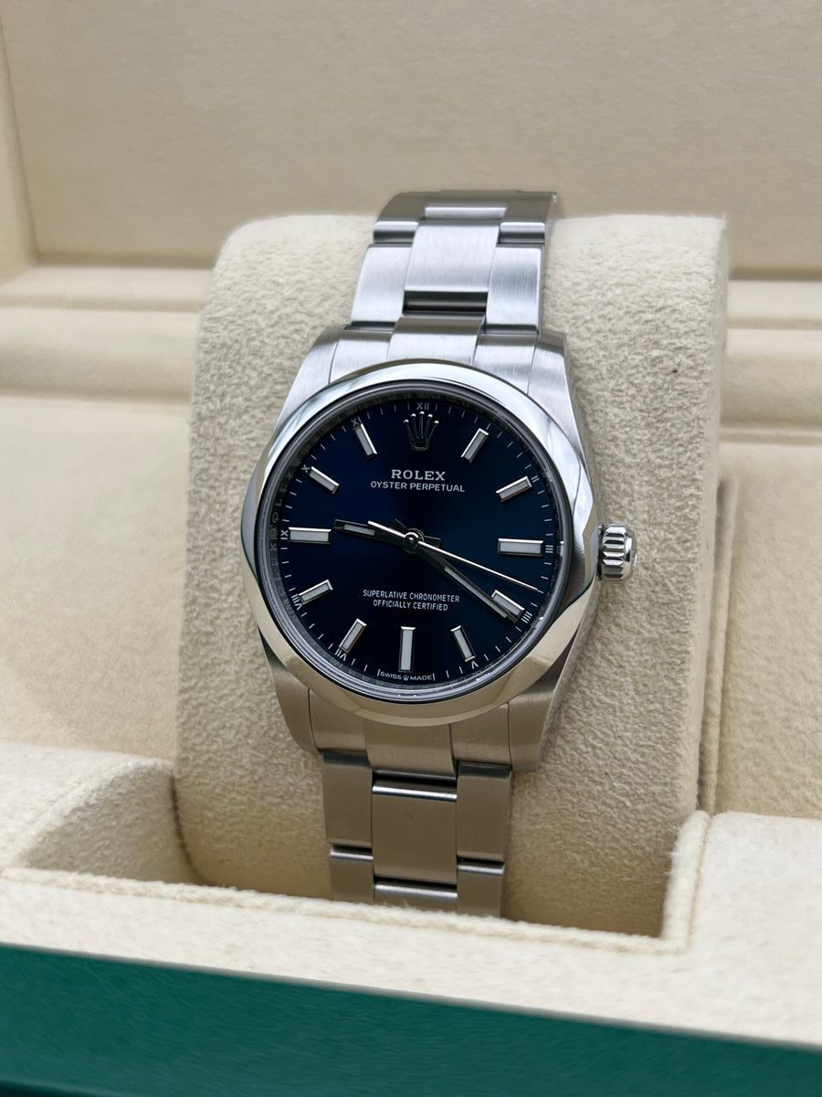 Rolex Oyster Perpetual 124200 Complete Set Dated 2022