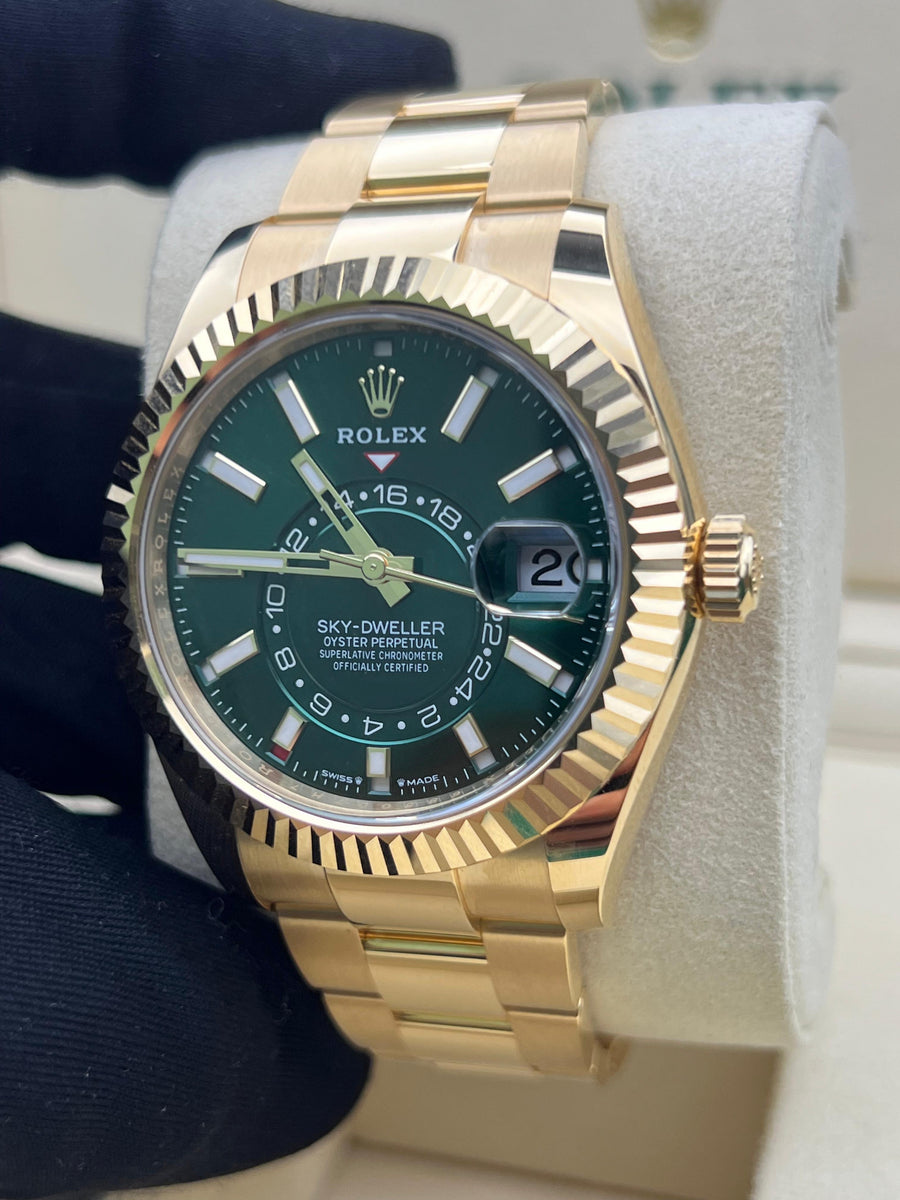 New/Unworn Rolex Skydweller 336938 Green Dial Complete Set Dated 07/2025