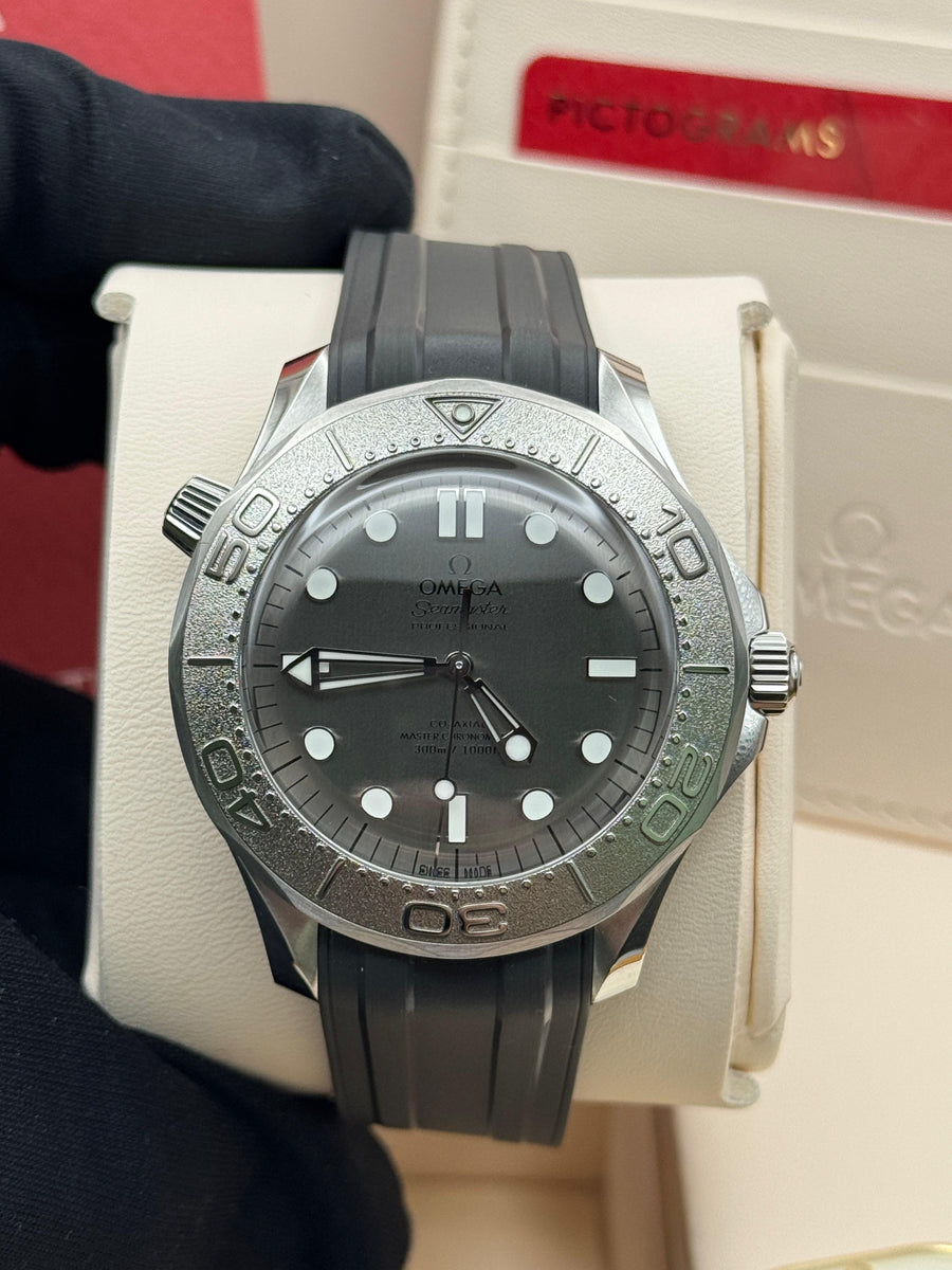 New/Unworn Omega Seamaster Professional 210.32.42.20.06.002 Complete Set Dated 2025