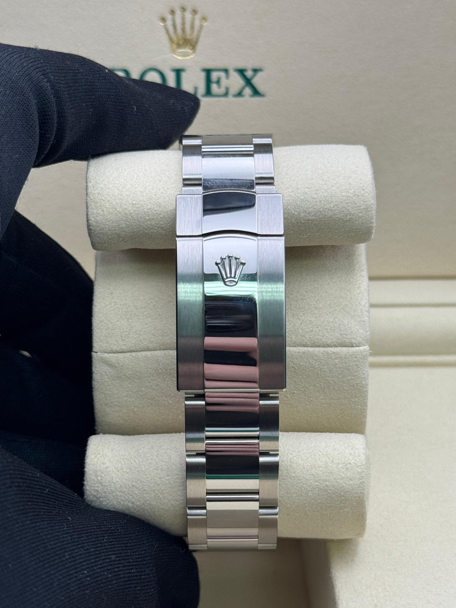 New/Unworn Rolex Datejust 126334 Black Diamond Dial Complete Set Dated 08/2025