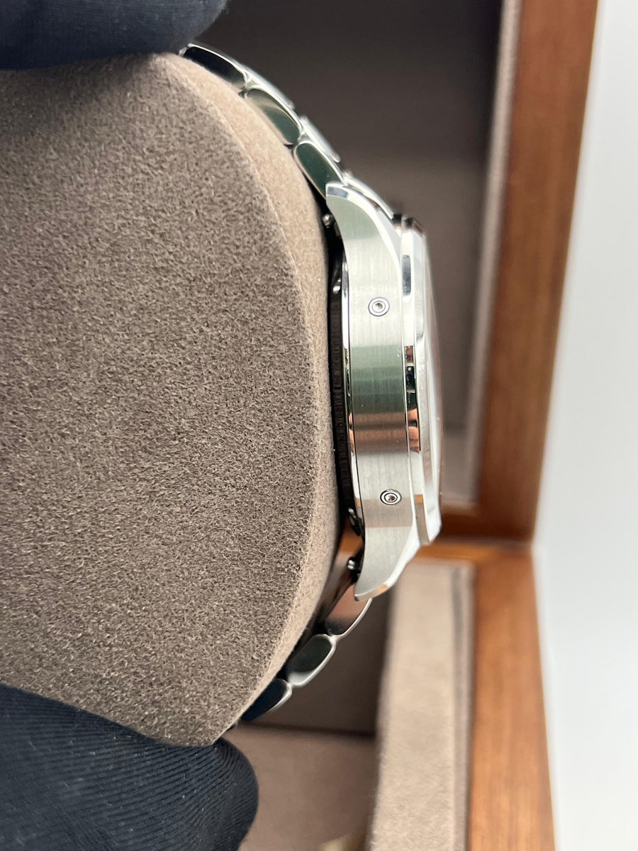 Jaeger-LeCoultre Master Control Chronograph Calendar Q413813J Complete Set + Two OEM Straps & Buckle