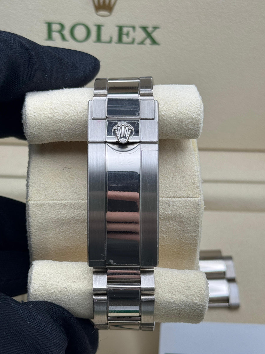 Rolex Submariner Date 126619LB Complete Set Dated 2023