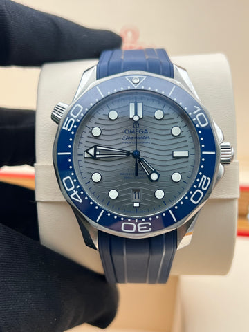 Omega Seamaster Professional 300M Ref# 210.32.42.20.06.001 complete set