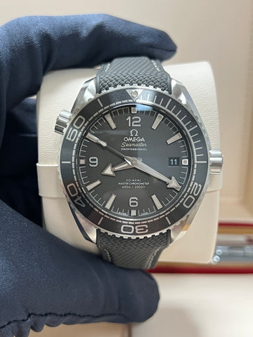 New/Unworn Omega Seamaster Planet Ocean 44mm 600M 215.32.44.21.01.002 Complete Set Dated 2025
