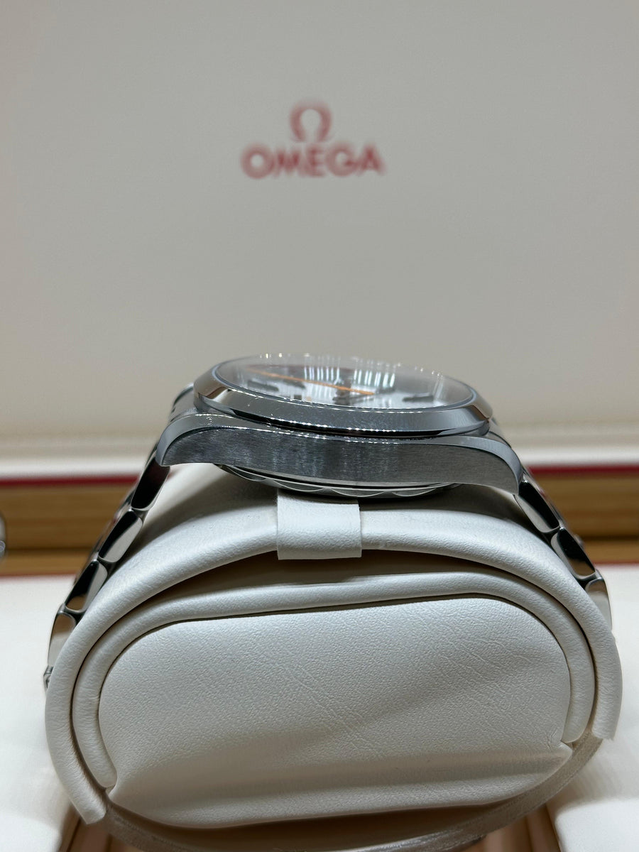 Omega Aqua Terra Ref#	220.10.41.21.02.001 Box & Papers