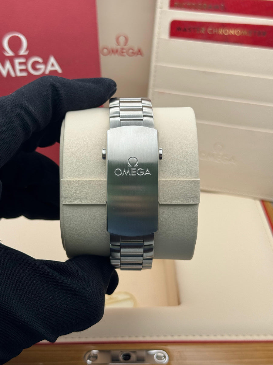 Omega Seamaster Planet Ocean 215.30.44.21.01.001 Complete Set Dated 2022