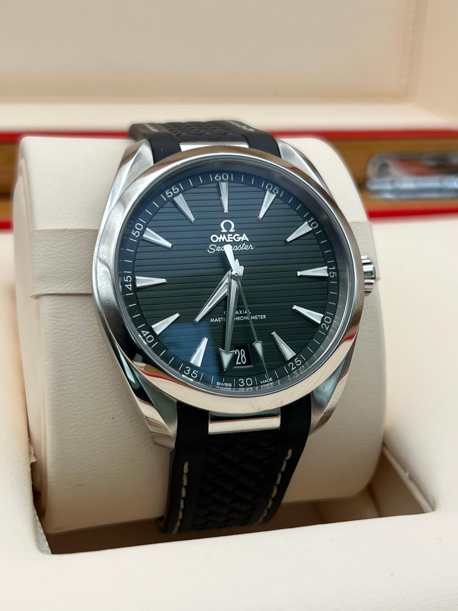 Omega Seamaster Aquaterra Green On OEM rubber strap 220.10.41.21.10.001 Complete Set Dated 2023