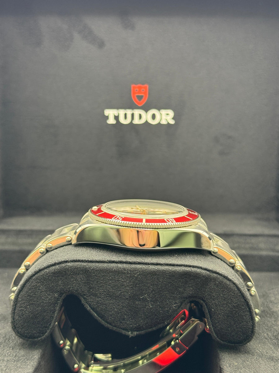 Like New Tudor Blackbay 7941A1A0RU Complete Set Dated 2023 + OEM Rubber Strap And Clasp