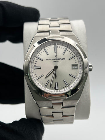 Vacheron Constantin Overseas 4500V Complete Set Dated 2017 **Damaged Box**