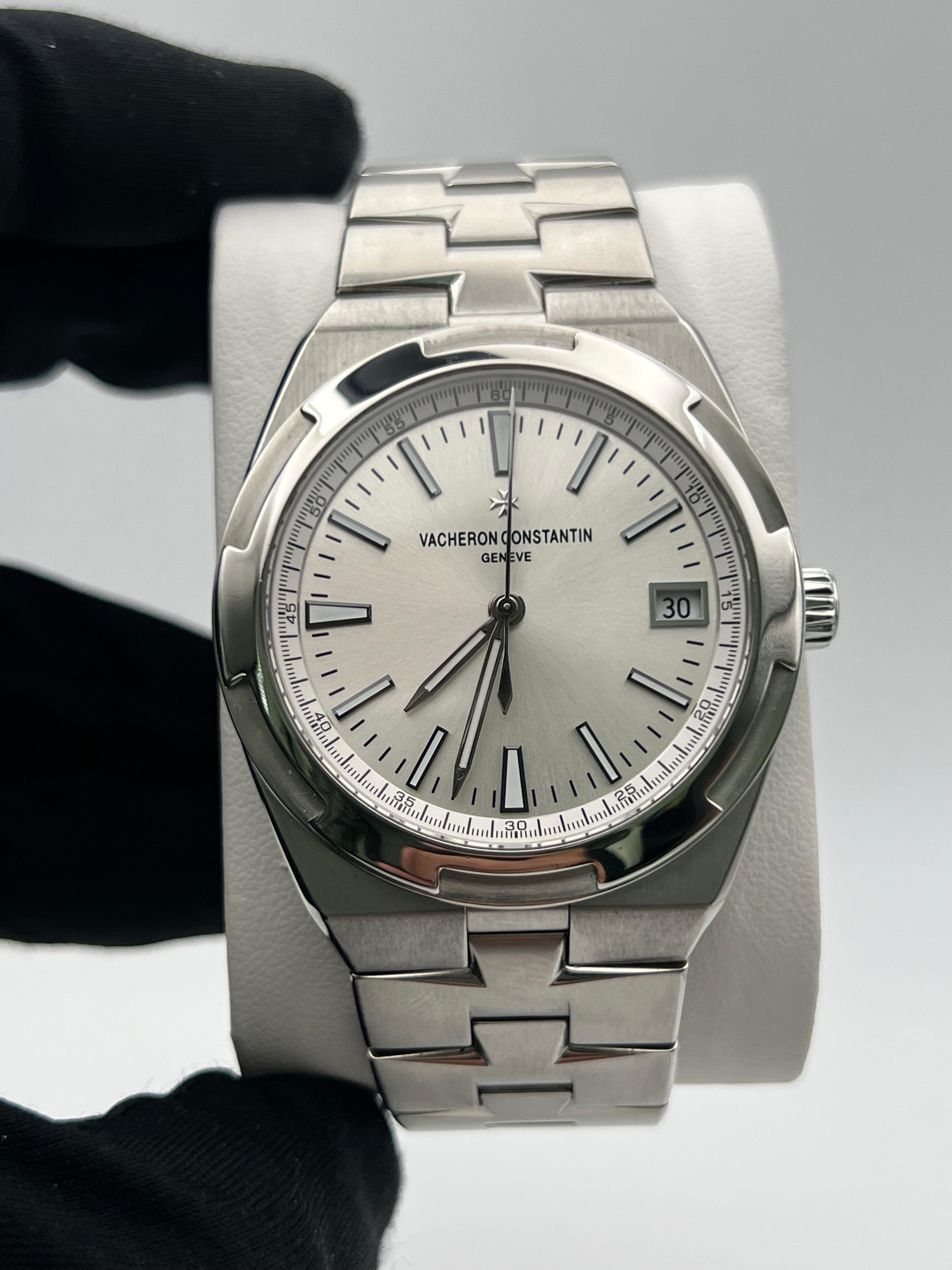 Vacheron Constantin Overseas 4500V Complete Set Dated 2017