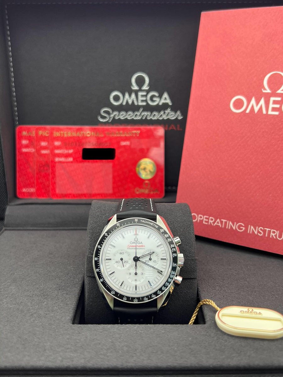 Like New Omega Speedmaster Professional White 310.32.42.50.04.002 Complete Set