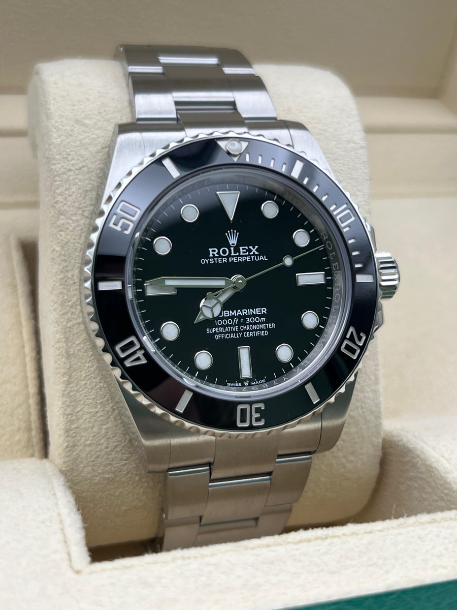 Rolex Submariner 124060LN Complete Set Dated 2020