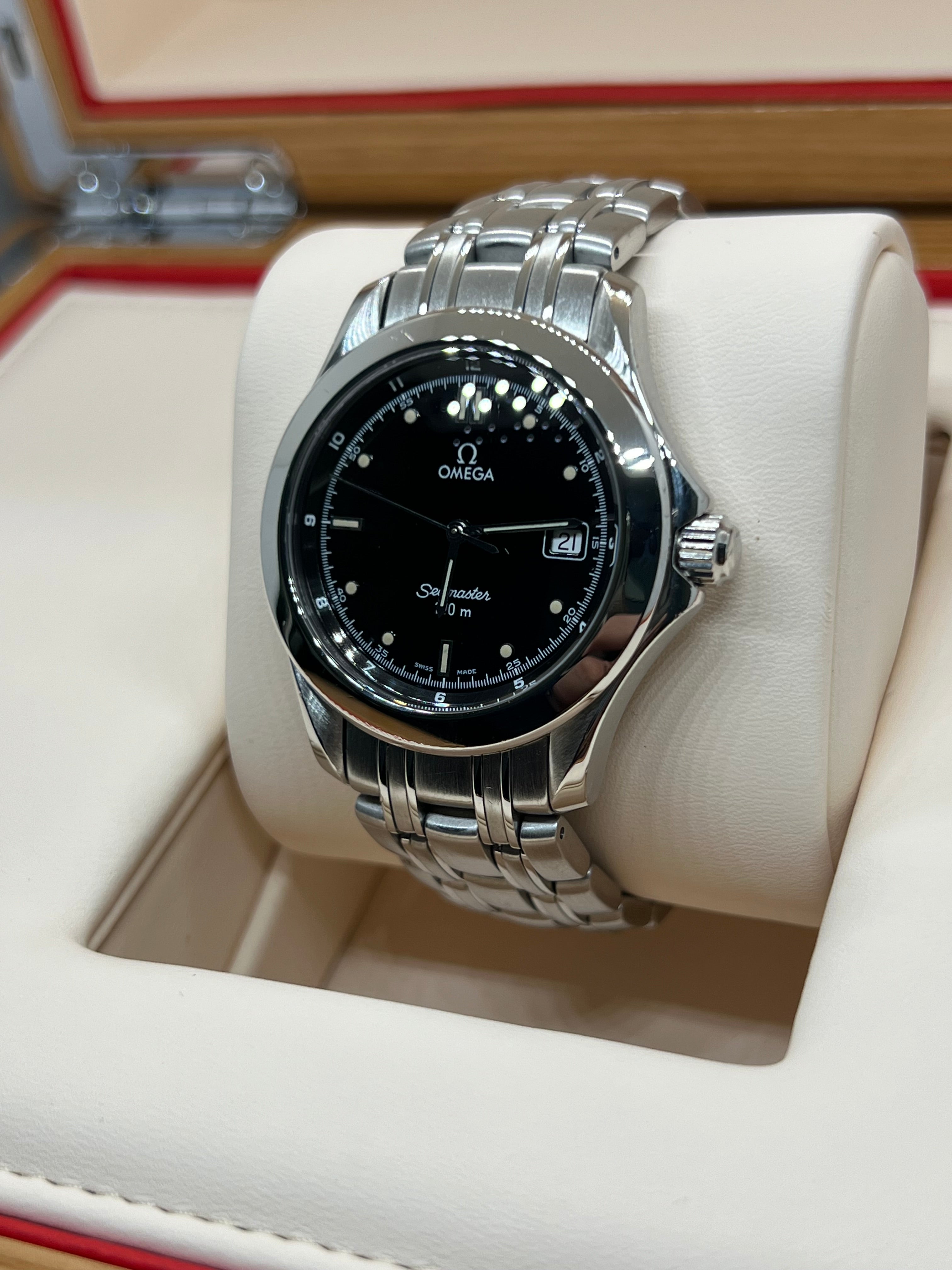 OMEGA Seamaster クォーツ 腕時計 Omega Seamaster Quartz 2511.50 Watch Only – BST Watches