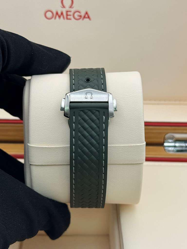 Omega Seamaster Aquaterra World Timer 220.32.43.22.10.001 With Box & Accessories *No Warranty Card*