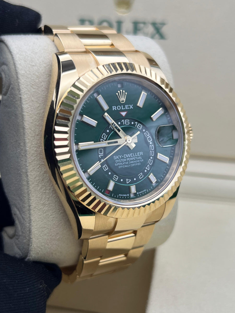 New/Unworn Rolex Skydweller 336938 Green Dial Complete Set Dated 07/2025