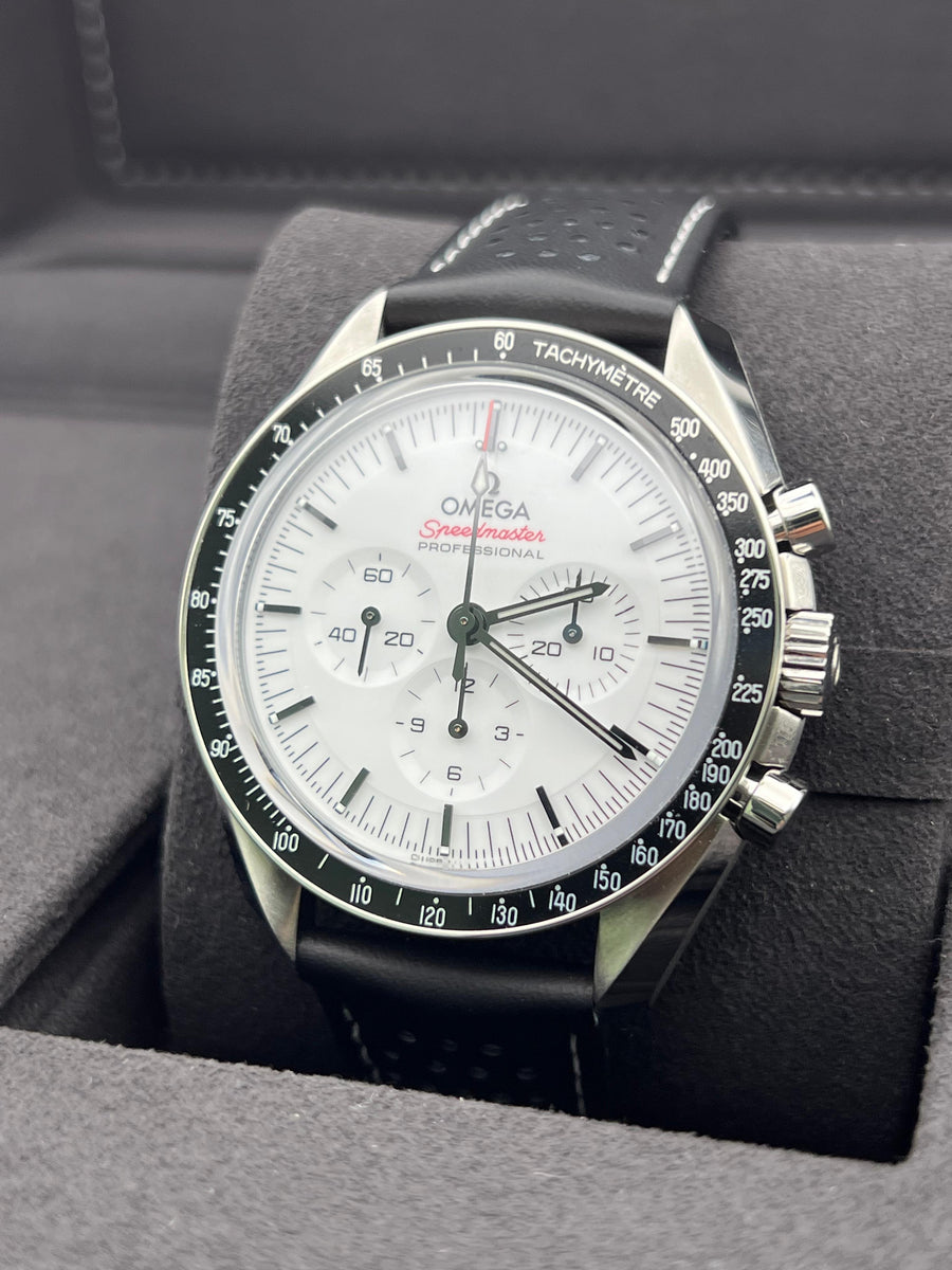Like New Omega Speedmaster Professional White 310.32.42.50.04.002 Complete Set