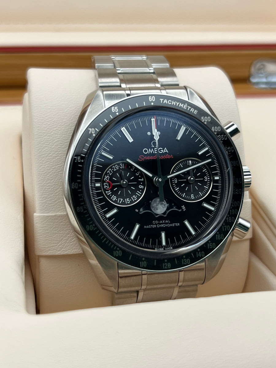 New/Sized Omega Speedmaster Moonphase 304.30.44.52.01.001 Complete Set Dated 2023