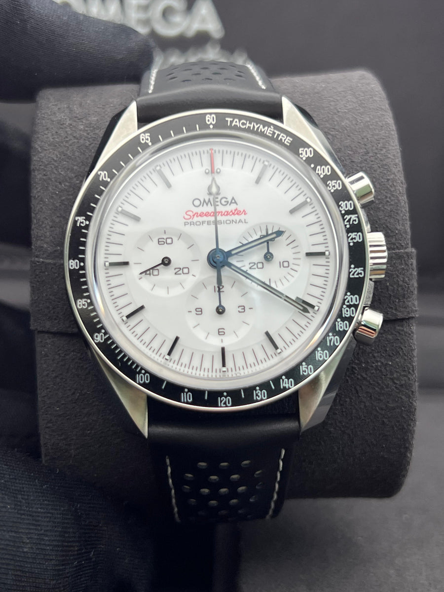 Like New Omega Speedmaster Professional White 310.32.42.50.04.002 Complete Set