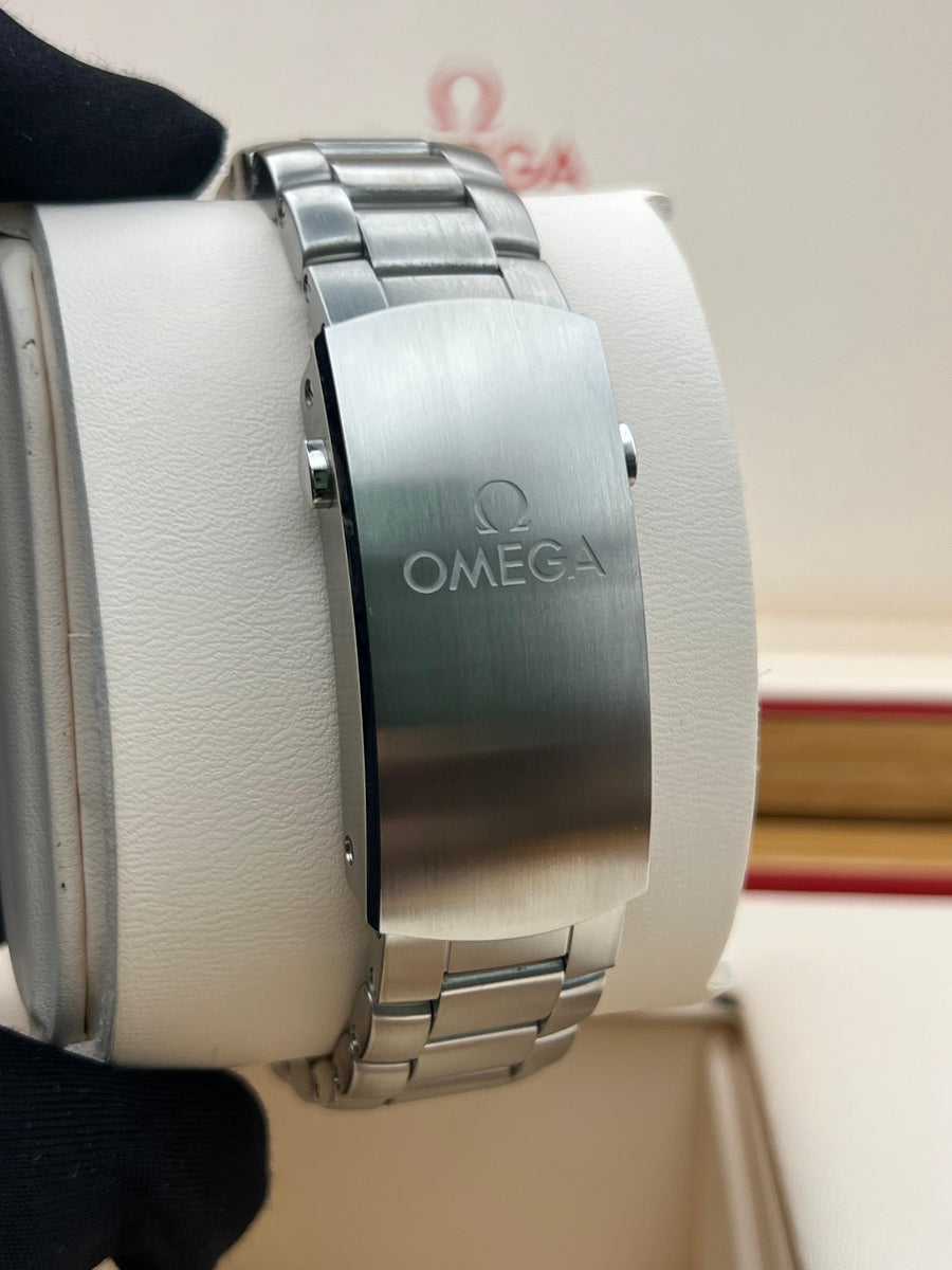Like New Omega Seamaster Planet Ocean 215.30.44.21.04.001 Complete Set Dated 2025
