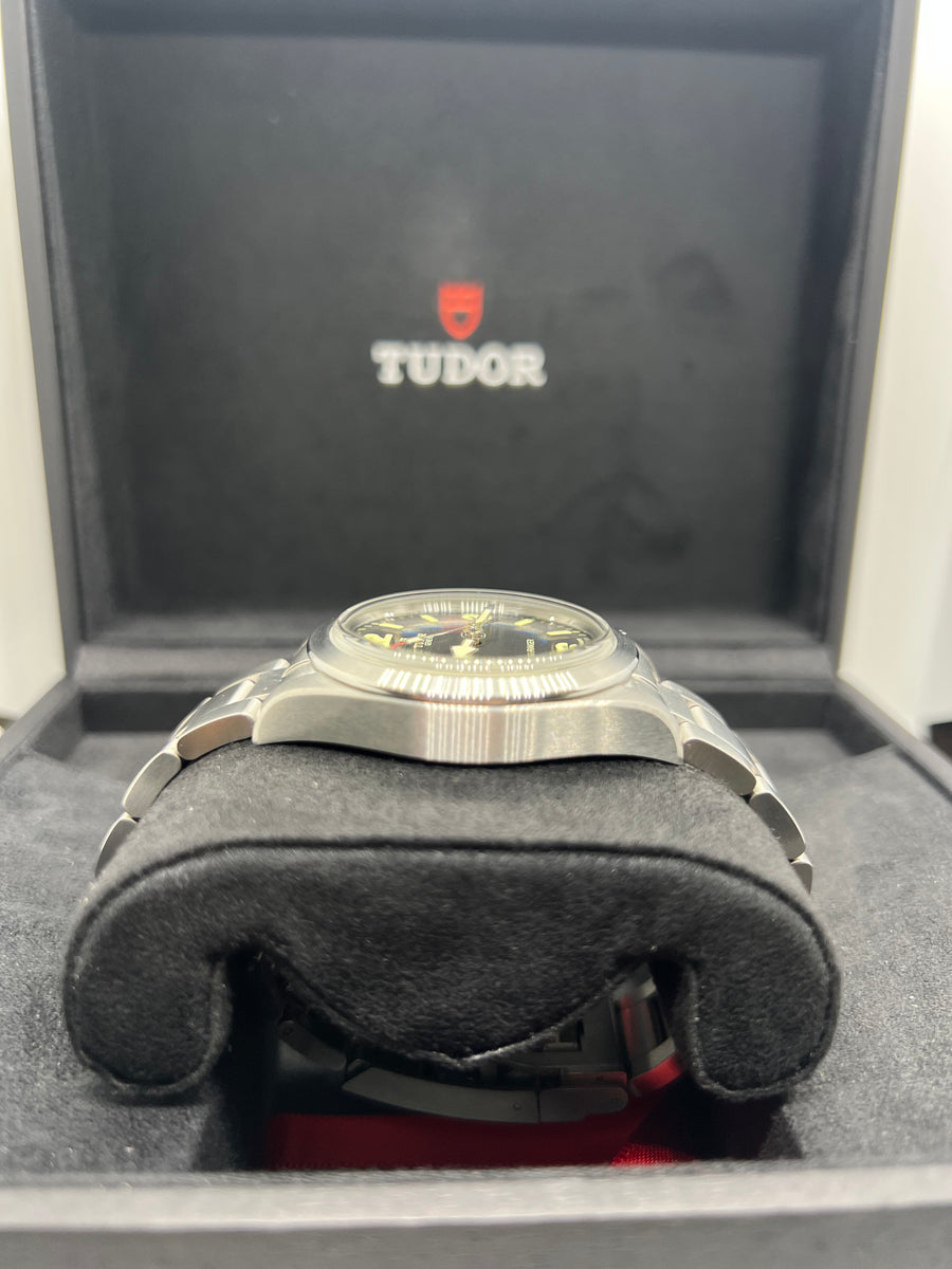 PreOwned Tudor Ranger 79950 Complete Set