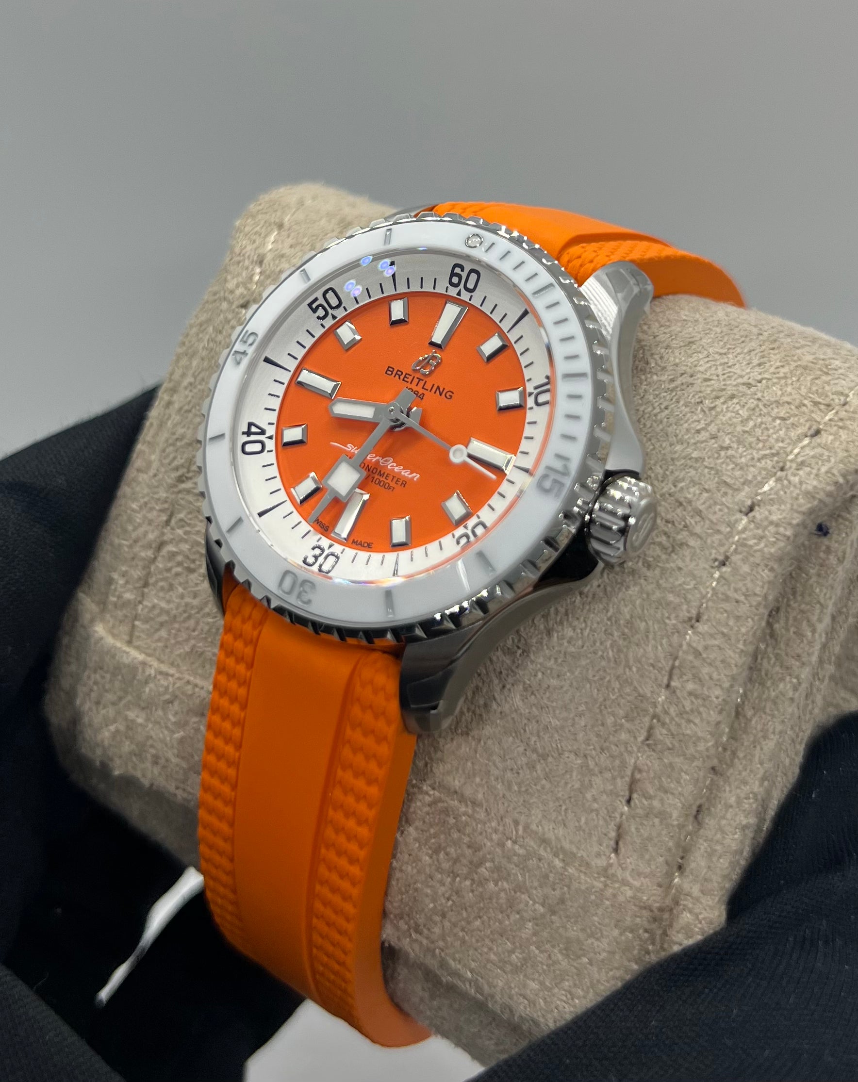 New/Unworn Breitling Superocean 36mm Ref# A17377211O1S1 Complete