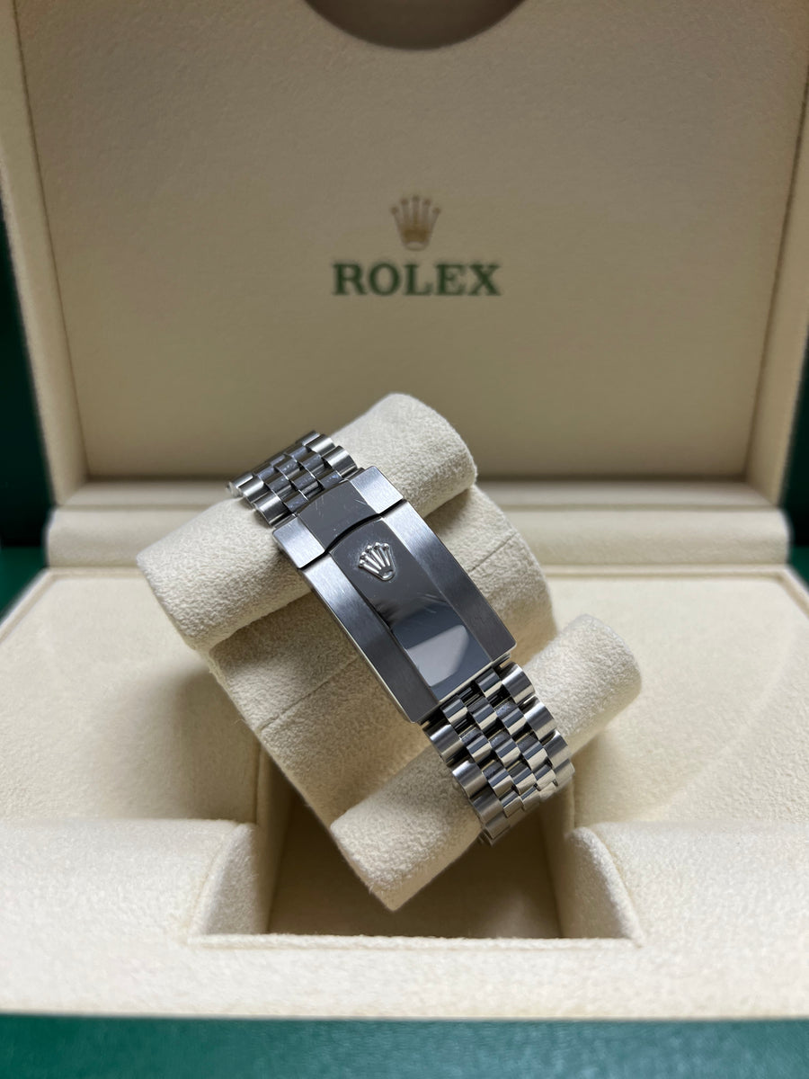 Rolex Datejust 126334 Mint Green Complete Set
