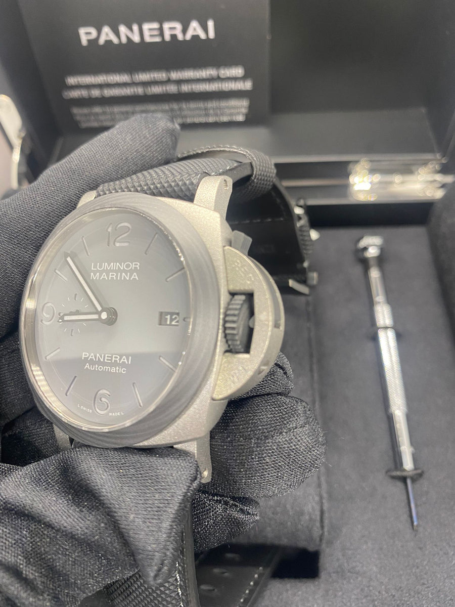 New/Unworn Panerai Luminor Marina ref# PAM01662