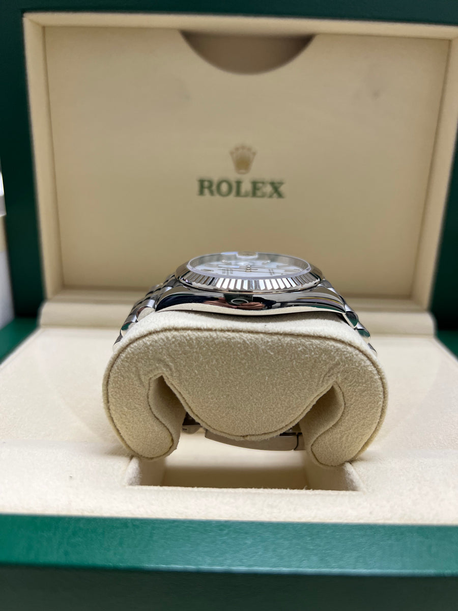 Rolex Datejust 126334 White Dial Complete Set